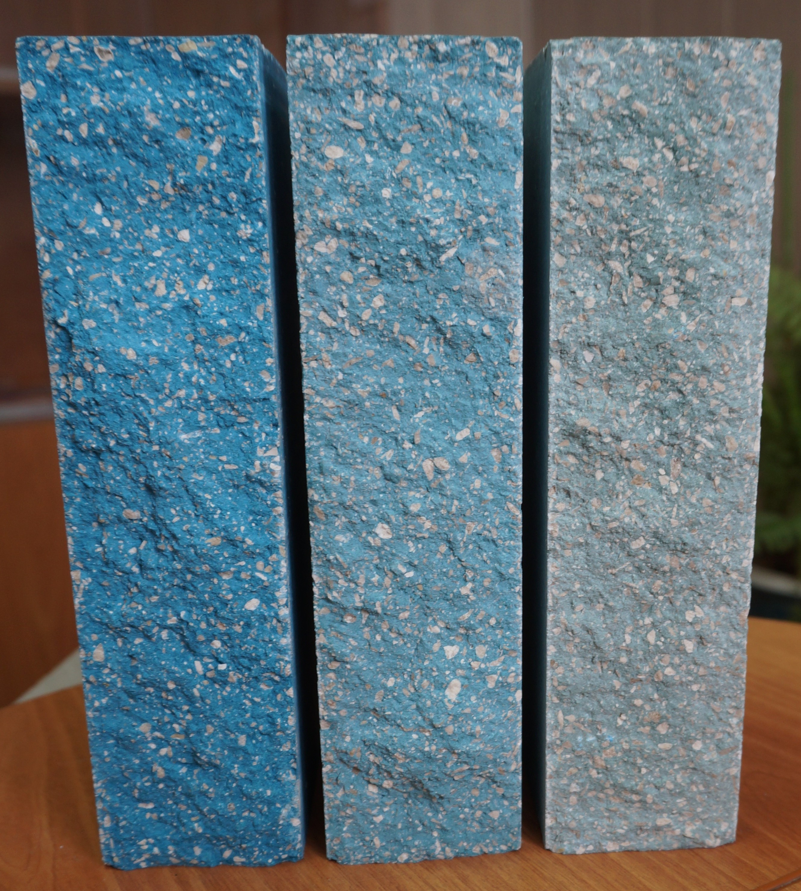 Прочность от М-250; влагопоглощение 6-8%; морозостойкость F-200; теплопроводность 0.9